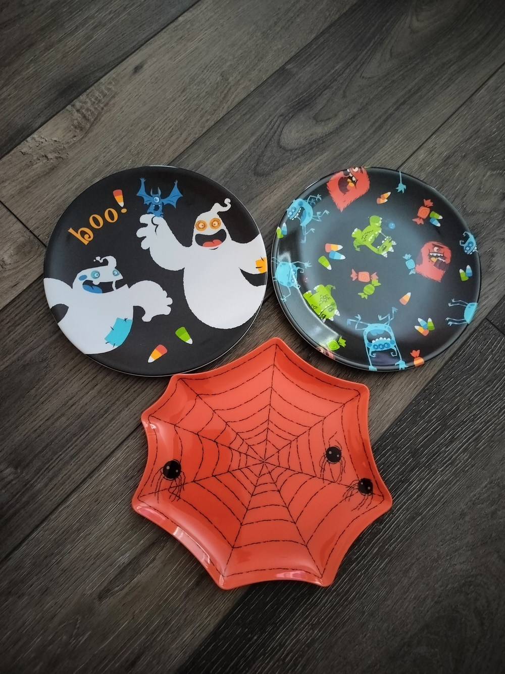 Halloween Spider Web and Ghost Party Plates - Orange & Black